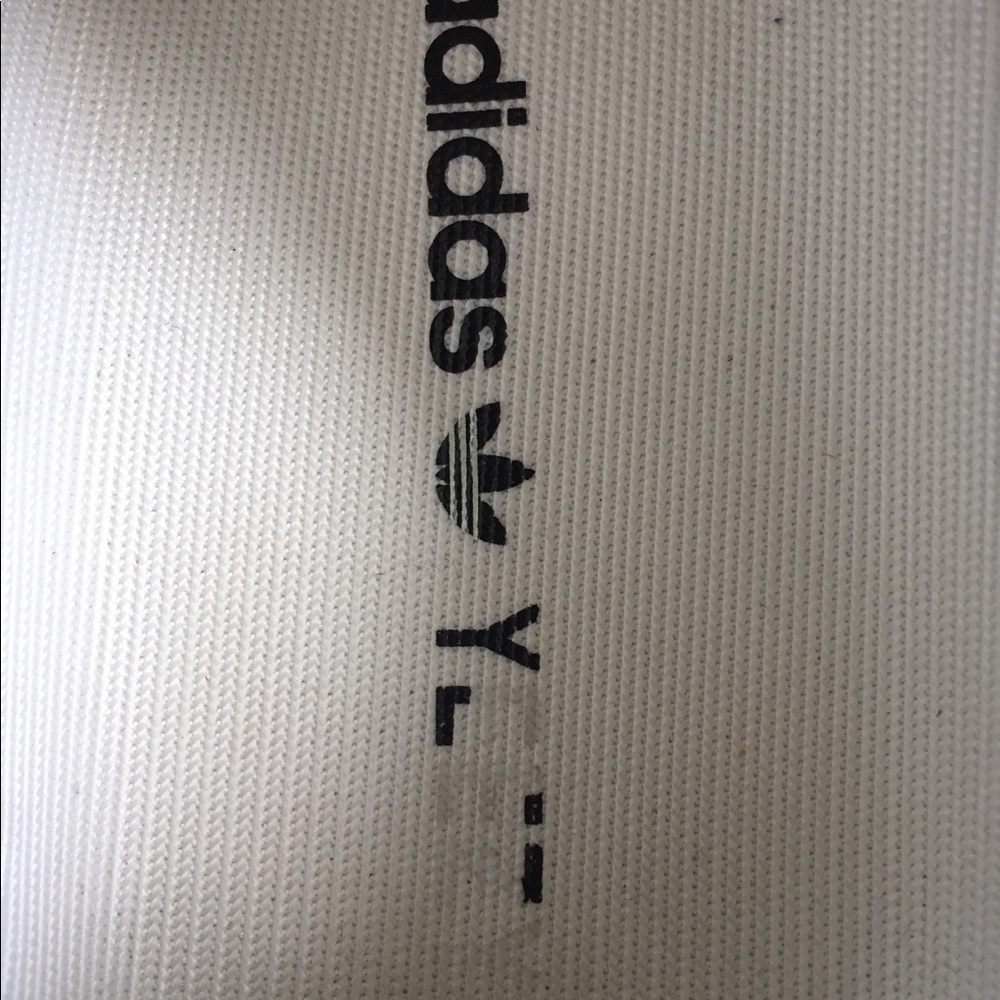 YEEZY’S - Picture 6 of 8